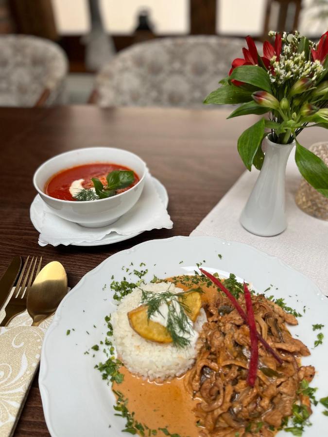 Maria Penzion & Restaurant Trencin Exterior photo